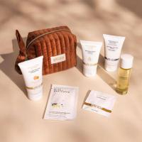 YESforLOV La Trousse Enchantée Velvet Kit - набор косметики в вельветовой сумочке