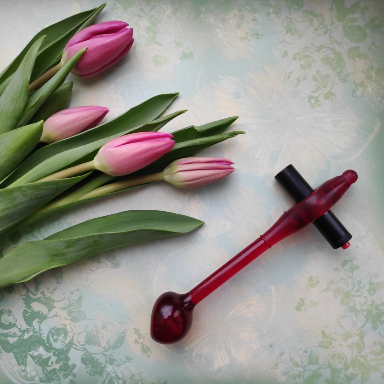 Тренажер Тюльпан 2 в 1: Лазерный + Грузовой  для мышц тазового дна - Красный Тренажер Тюльпан 2 в 1: Лазерный + Грузовой  для мышц тазового дна - Красный