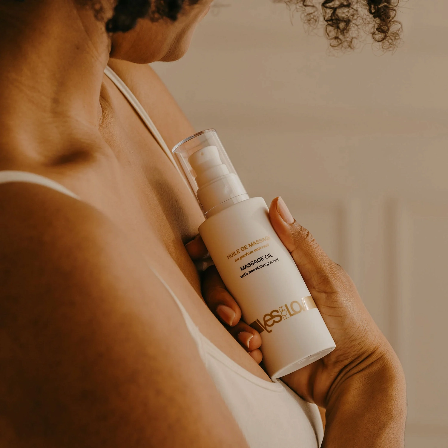 Массажное масло YesForLove SENSUAL MASSAGE OIL with bewithing scent