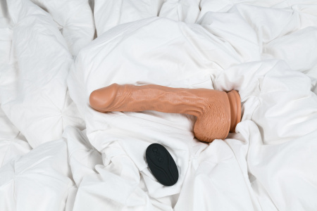 Танцующий фаллоимитатор с вибрацией на пульте ДУ Hot Planet Dancer