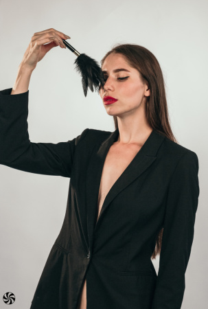 Кисточка перьевая BURLESQUE PLUME (тиклер) Кисточка перьевая BURLESQUE PLUME (тиклер)