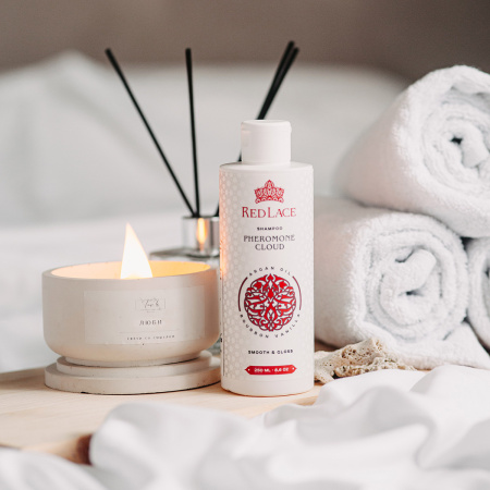 Шампунь с феромонами для женщин Red Lace Pheromone Cloud Бурбонская Ваниль & Аргановое Масло, 250 мл
