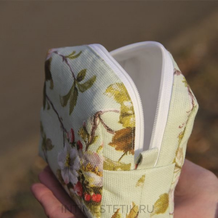 Сумочка-косметичка плотная (размер М)